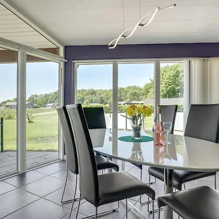 Helena - 250m From The Sea By Interhome *