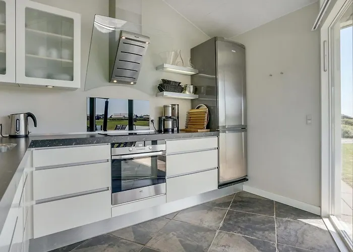 Helena - 250m From The Sea By Interhome